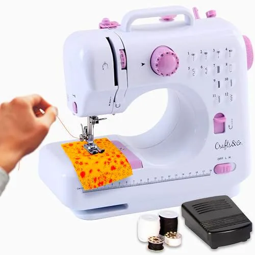 Crafts&Co® Máquina de Coser Portátil Blanca | Mini Máquina de Coser para Niños | Máquina de Costura Eléctrica con Pedal y 12 Puntadas | Velocidad Ajustable | Máquina de Coser para Principiantes de Crafts&Co